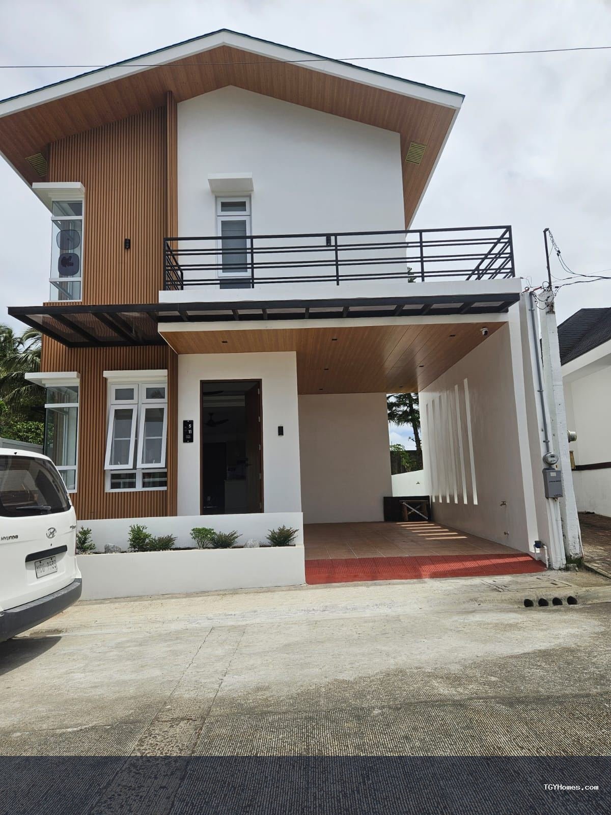 Brand new 4 bedroom house