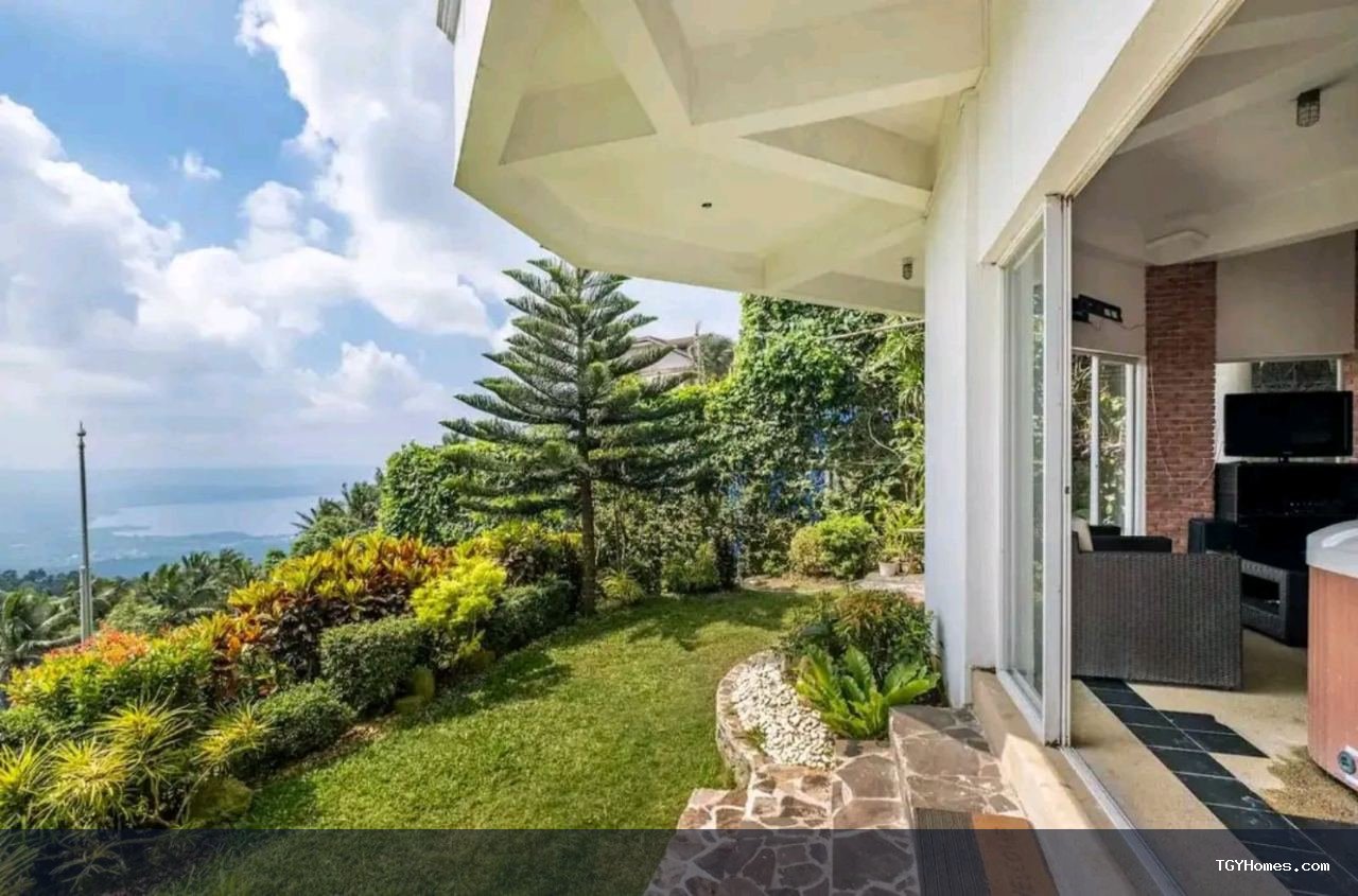 5bedroom 5bathroom houst